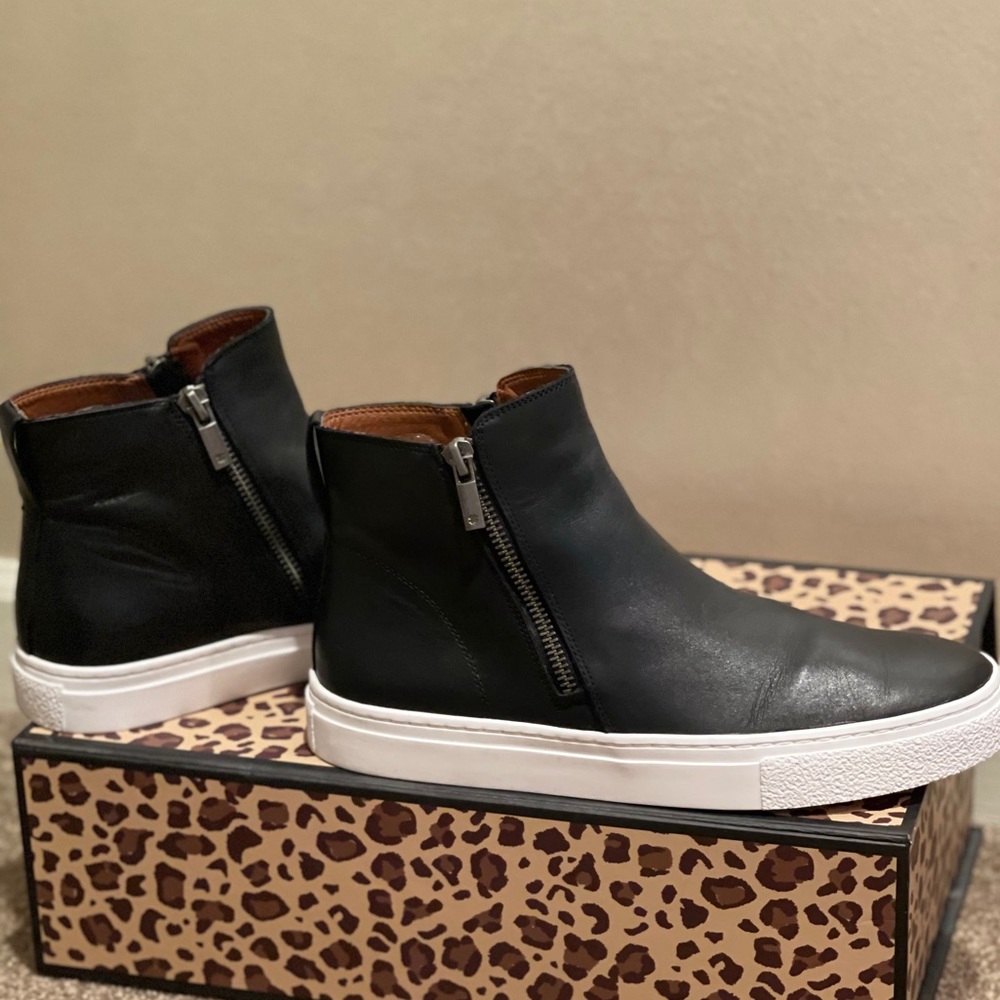 Gianni Bini High Top Leather Sneakers